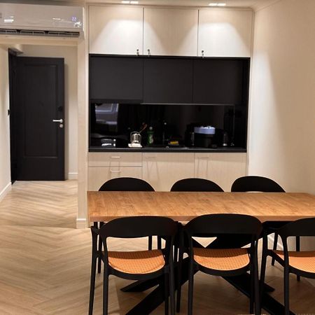Triple A - Near Ermou Shopping Street - Family Hospitality - Free Parking! Aparthotel Athene Buitenkant foto