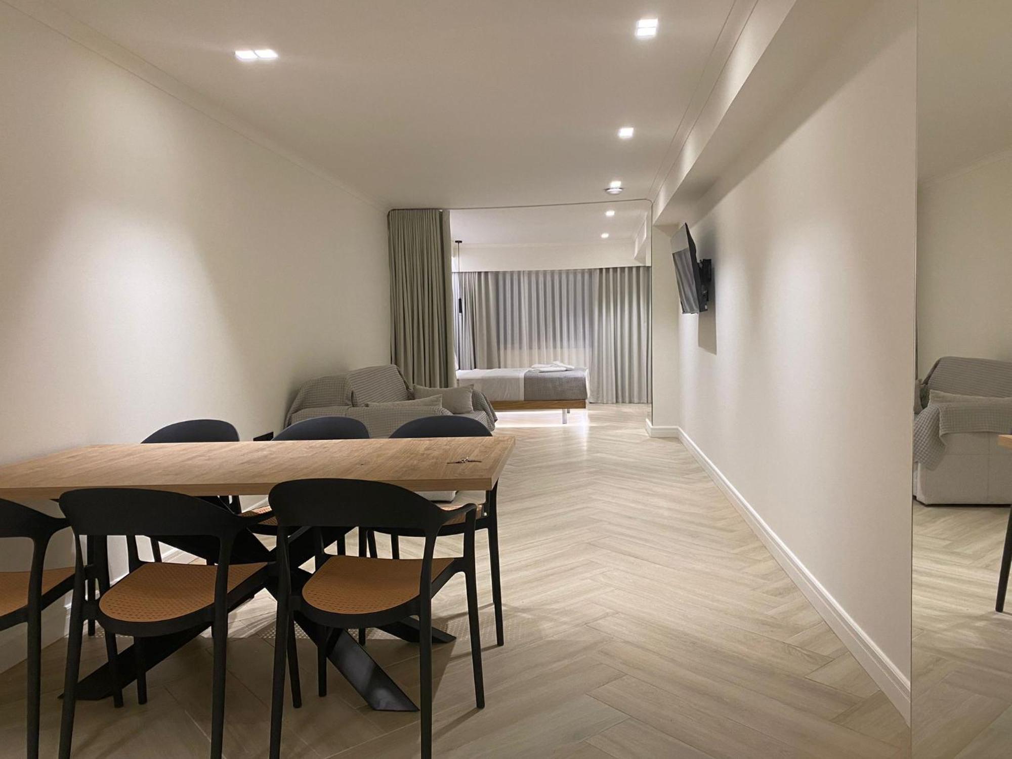 Triple A - Near Ermou Shopping Street - Family Hospitality - Free Parking! Aparthotel Athene Buitenkant foto