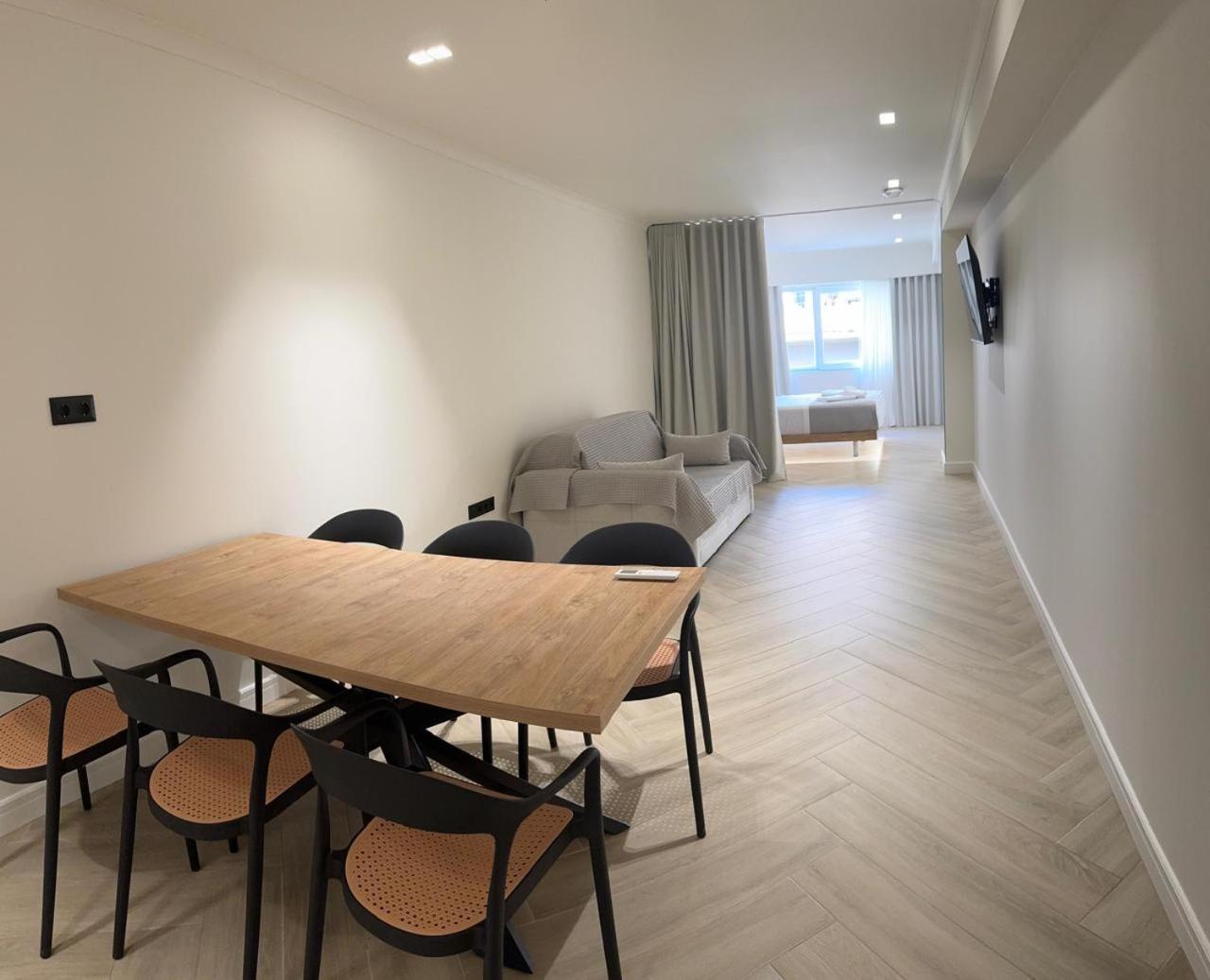 Triple A - Near Ermou Shopping Street - Family Hospitality - Free Parking! Aparthotel Athene Buitenkant foto