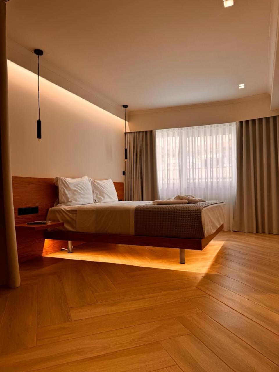 Triple A - Near Ermou Shopping Street - Family Hospitality - Free Parking! Aparthotel Athene Buitenkant foto